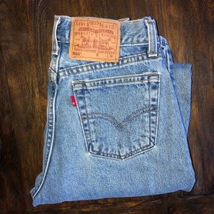 Vintage 560 Levi’s size 25/26W. Mom Jeans!